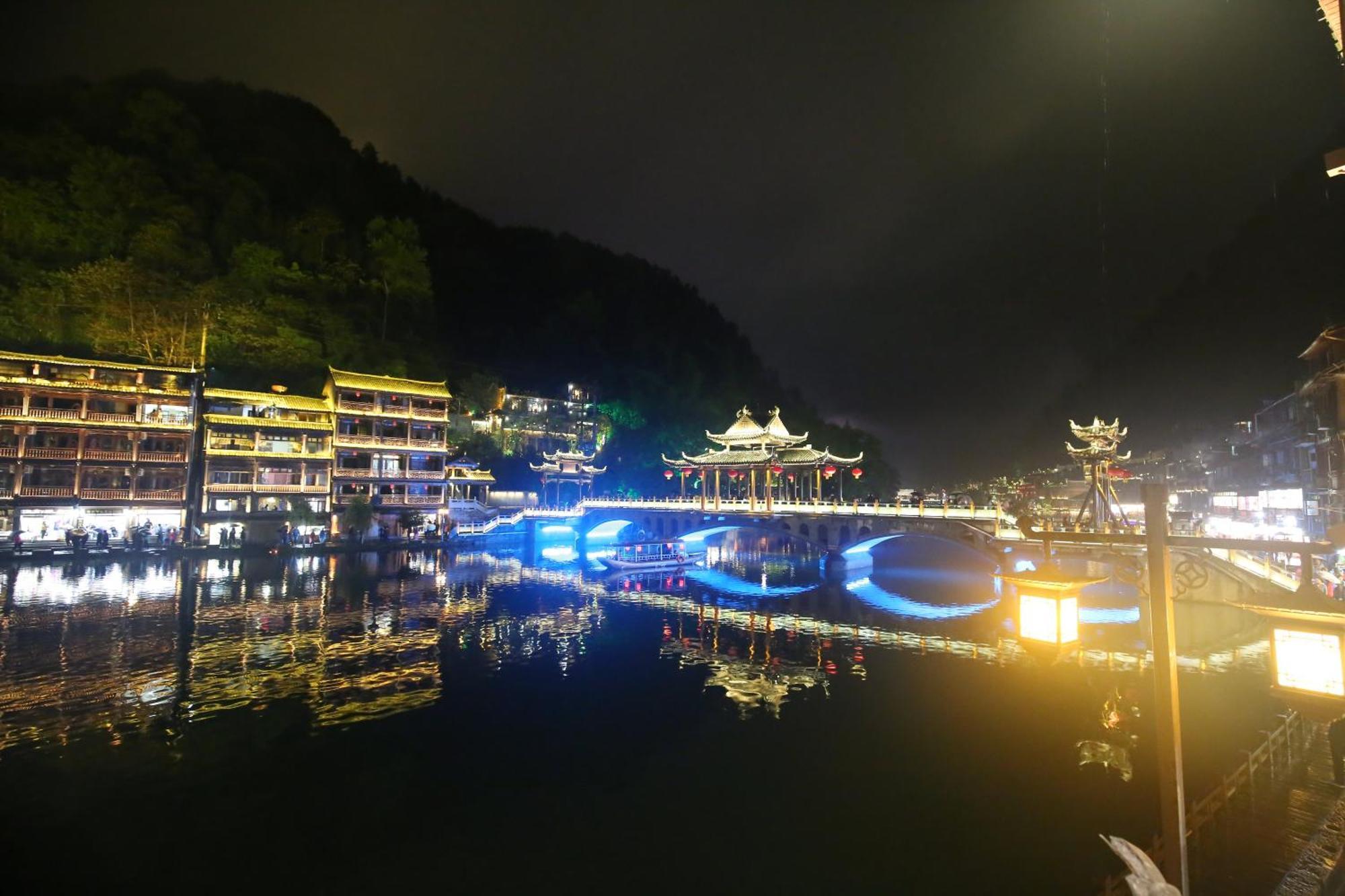 Lqj Riverside Guest House Fenghuang Exterior foto
